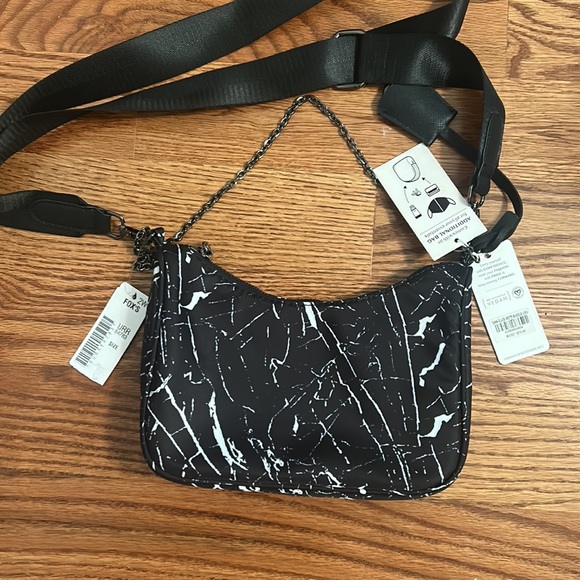 urban essentials marbled cross over bag with chain - Picture 2 of 3